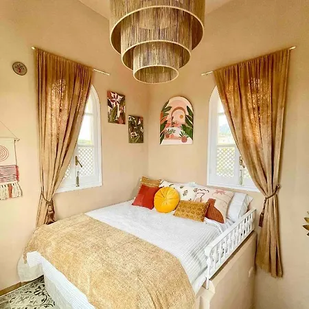 Charming Tower House With Amazing Sea Views *